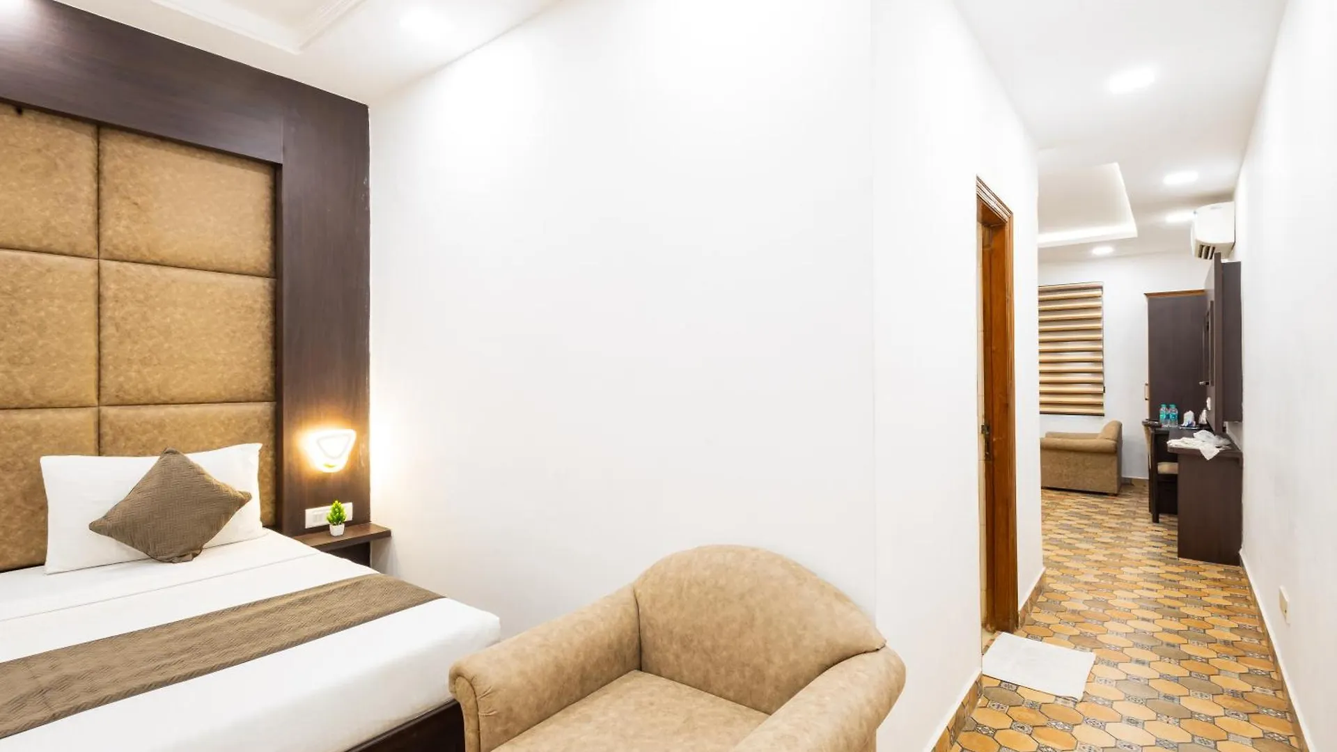 Hotel Panickers Residency - Ajmal Khan Market Near Karol Bagh Metro Delhi  3*, Delhi (National Capital Territory of India)