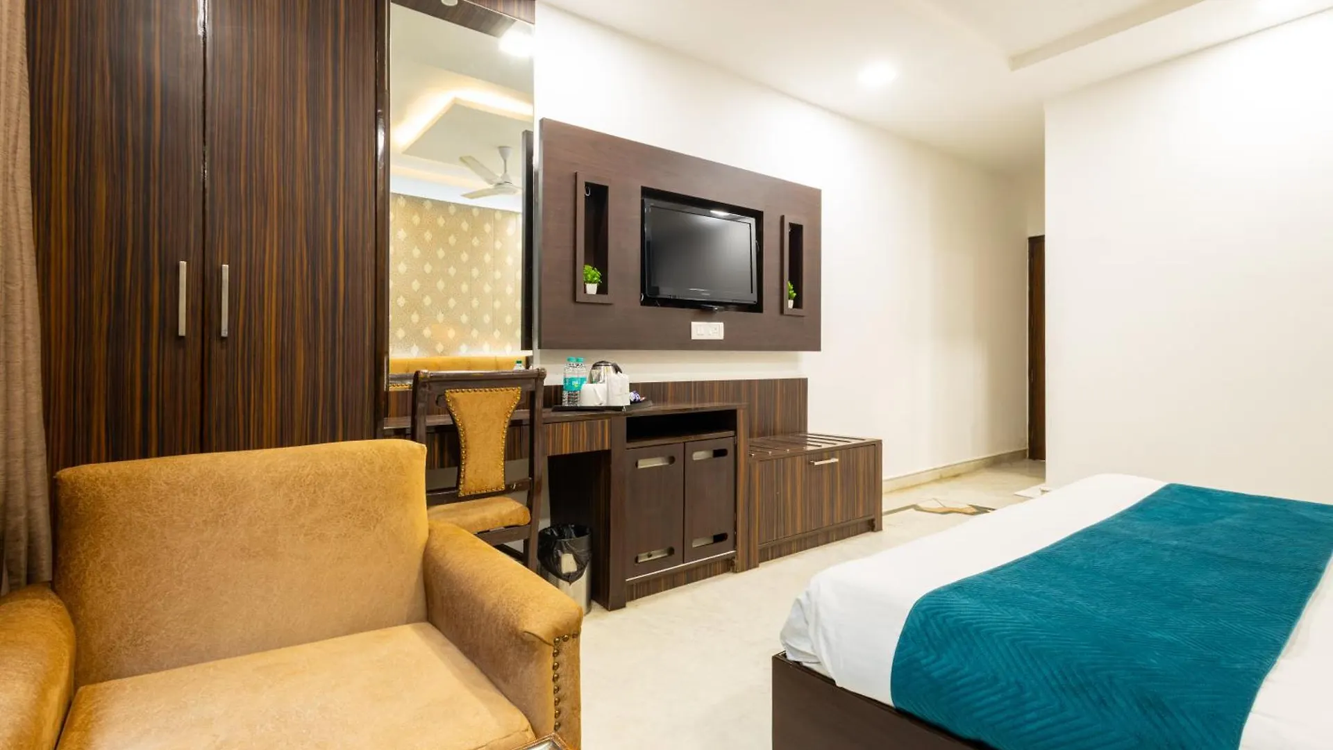 Hotel Panickers Residency - Ajmal Khan Market Near Karol Bagh Metro Delhi  3*, Delhi (National Capital Territory of India) India